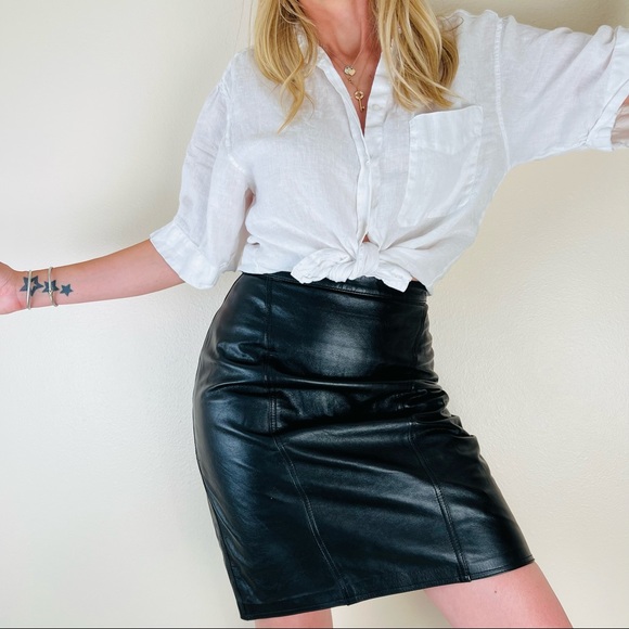 Vintage Dresses & Skirts - Vintage Sarah Taylor genuine 100% leather stylish mini skirt
